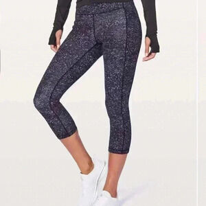 Lululemon Speed Up Crop 21"
Crystalline Multi Sz 6